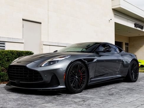 Used 2024 Aston Martin DB12 image 34