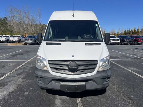 Used 2015 Mercedes-Benz Sprinter 2500 image 2