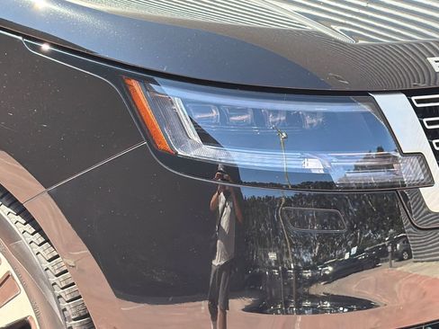 New 2026 Land Rover Range Rover Autobiography AWD/4WD image 11
