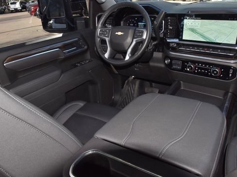 Used 2025 Chevrolet Silverado 2500 LT w/ Safety Package image 15