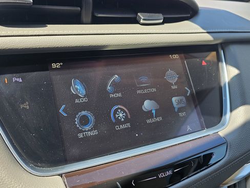 Used 2017 Cadillac XT5 Luxury w/ Driver Awareness Package image 38