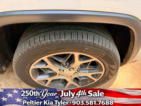 Used 2020 Jeep Grand Cherokee Limited w/ Luxury Group II AWD/4WD image 14