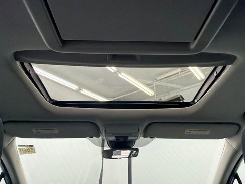 New 2026 Honda Odyssey Touring image 25