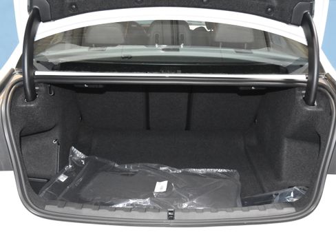 New 2026 BMW 330i xDrive Sedan w/ M Sport Package image 28