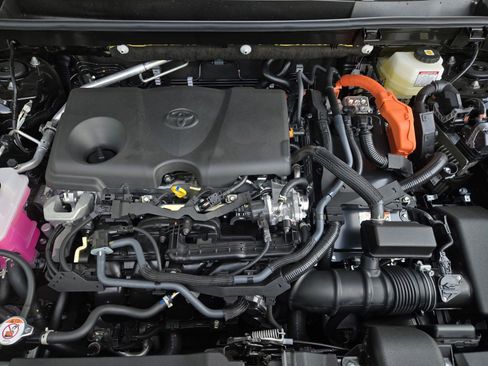 Certified 2025 Toyota RAV4 XLE image 25