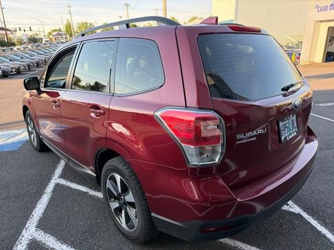 Used 2017 Subaru Forester 2.5i w/ Alloy Wheel Package AWD/4WD image 6