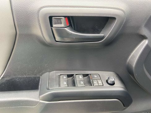 Used 2023 Toyota Tacoma SR AWD/4WD image 14