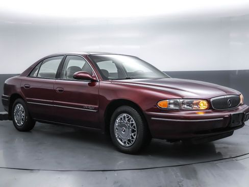 Used 2002 Buick Century Custom w/ Custom Premium Pkg image 1