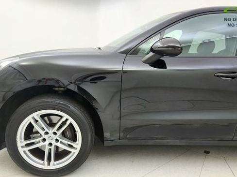 Used 2018 Porsche Macan AWD/4WD image 10