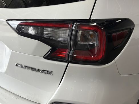 Certified 2025 Subaru Outback Premium AWD/4WD image 12