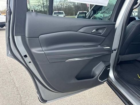 New 2026 Chevrolet Traverse RS image 15