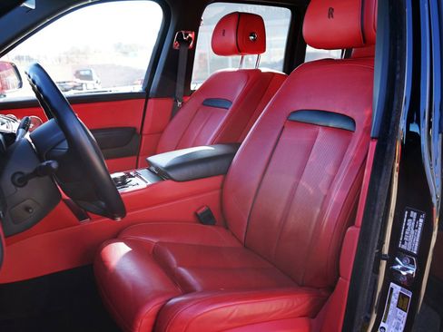 Used 2022 Rolls-Royce Cullinan w/ Cullinan Package image 13