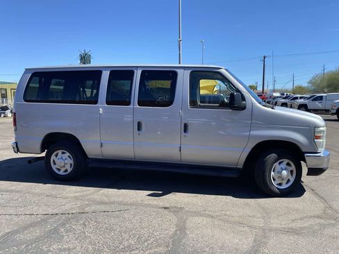 Used 2009 Ford E-350 and Econoline 350 XLT image 5