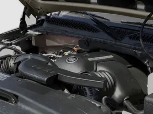 Used 2002 Cadillac Escalade EXT image 2