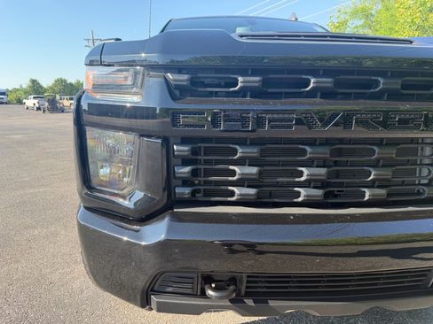 Used 2023 Chevrolet Silverado 2500 Custom w/ Custom Value Package AWD/4WD image 7