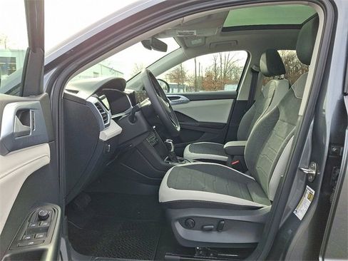 New 2026 Volkswagen Taos SE image 6