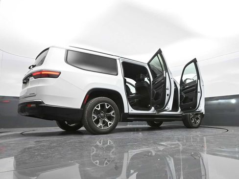 Used 2023 Jeep Wagoneer L Series III w/ Preferred Equipment Group image 49