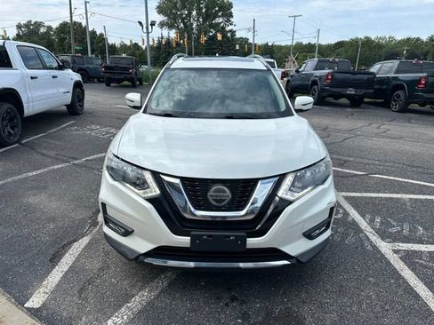 Used 2018 Nissan Rogue S AWD/4WD image 2