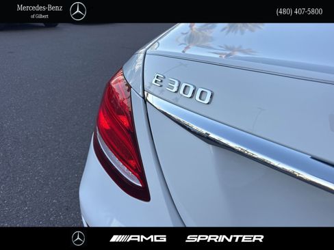 Used 2019 Mercedes-Benz E 300 4MATIC image 5