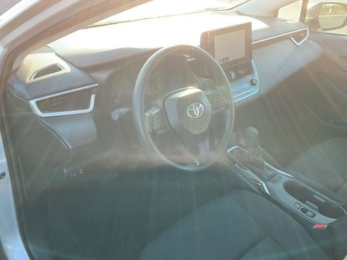 Used 2025 Toyota Corolla LE image 12