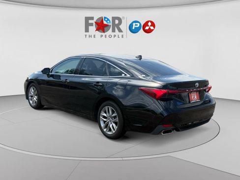 Used 2022 Toyota Avalon XLE FWD image 3