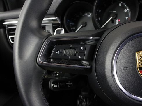 Used 2025 Porsche Macan image 14