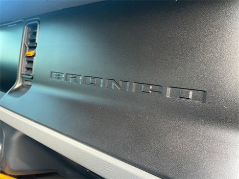 Used 2022 Ford Bronco Badlands image 47