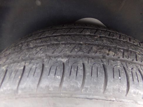 Used 2013 Ford Edge SE image 16