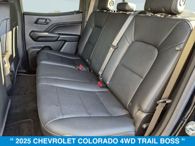 Used 2025 Chevrolet Colorado Trail Boss AWD/4WD image 28