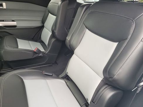 Certified 2022 Ford Explorer XLT w/ Equipment Group 202A image 13