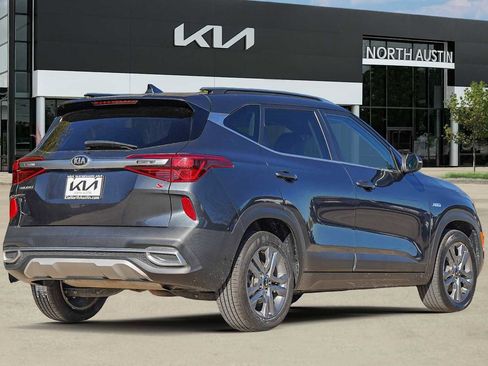 Certified 2021 Kia Seltos S image 6