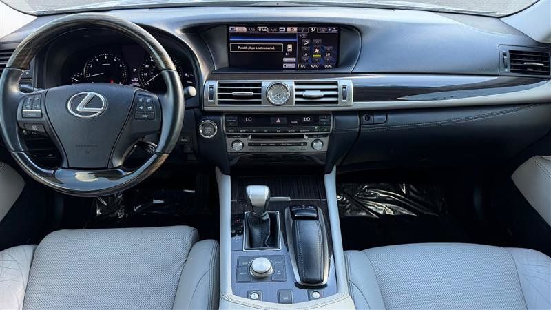 Used 2013 Lexus LS 460 w/ Comfort Pkg RWD image 26