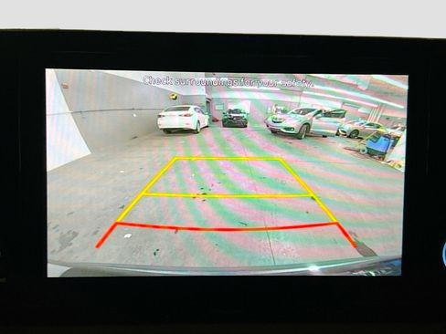 Used 2022 Hyundai Santa Fe SEL w/ Convenience Package image 9