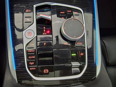 Certified 2023 BMW X7 xDrive40i w/ M Sport Package image 19