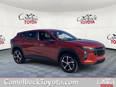 Used 2024 Chevrolet Trax RS w/ Driver Confidence Package image 1