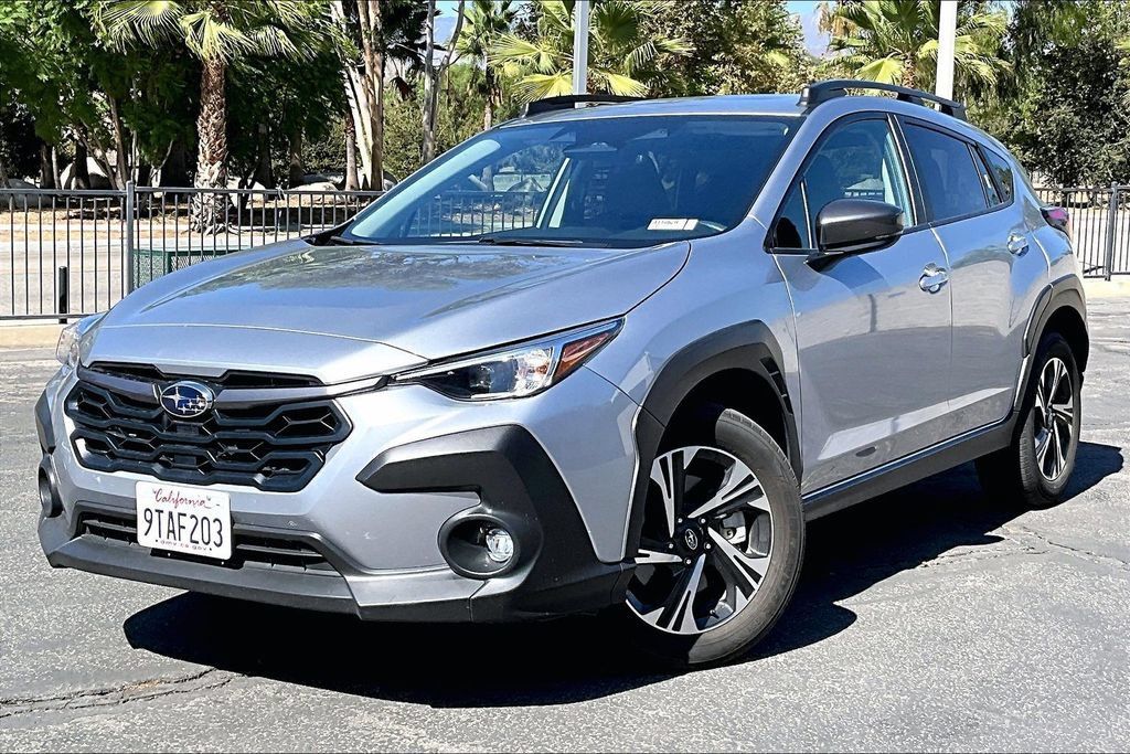 Used 2025 Subaru Crosstrek 2.5i Premium AWD/4WD image 2