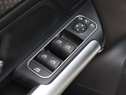 New 2025 Mercedes-Benz GLA 250 image 34