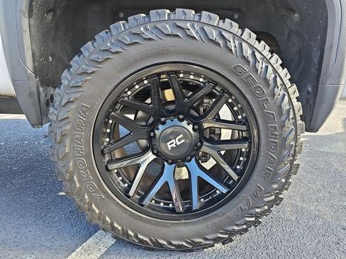 Used 2022 GMC Sierra 2500 Denali image 32