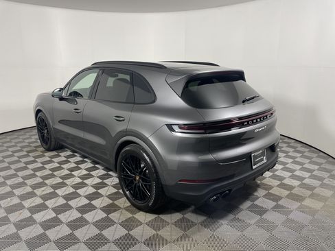 Used 2026 Porsche Cayenne S AWD/4WD image 3