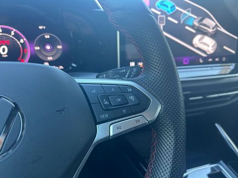 Used 2025 Volkswagen GTI SE image 21