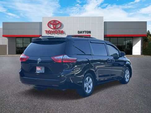 Used 2015 Toyota Sienna LE FWD image 5