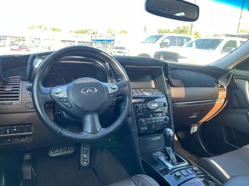 Used 2010 INFINITI FX35 AWD w/ Navigation Pkg image 12