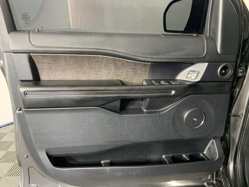 Used 2021 Ford Expedition Limited image 28