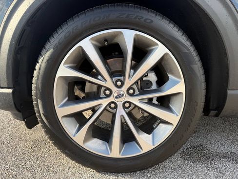 Used 2025 Ford Explorer Platinum RWD image 22