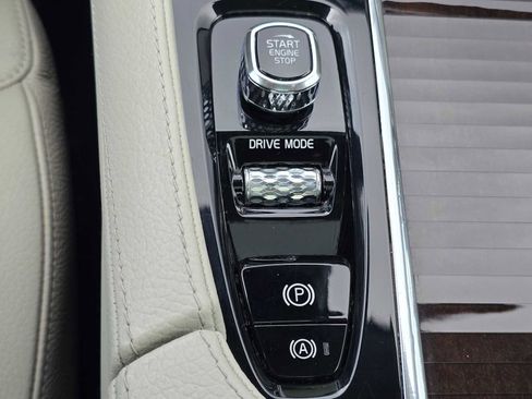 Used 2019 Volvo XC90 T5 Momentum FWD image 30