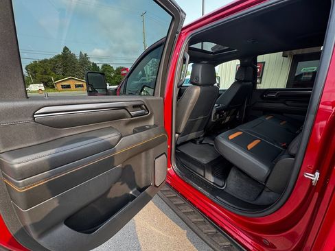 Used 2024 GMC Sierra 2500 AT4 w/ AT4 Premium Plus Package AWD/4WD image 39