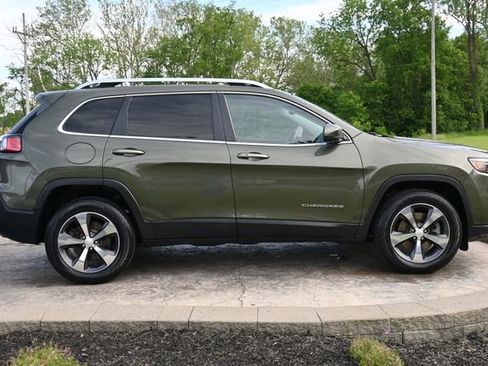 Used 2019 Jeep Cherokee Limited AWD/4WD image 4