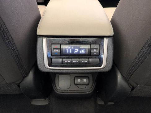 Used 2019 Subaru Ascent Premium AWD/4WD image 14