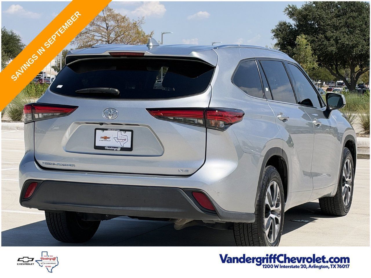 Used 2021 Toyota Highlander XLE FWD image 4