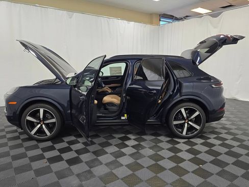 Certified 2026 Porsche Cayenne AWD/4WD image 13